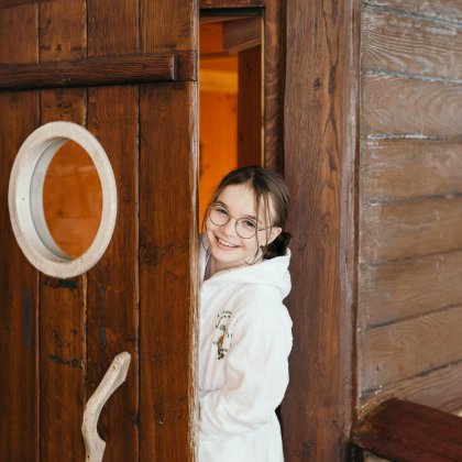 Mädchen in der Kindersauna