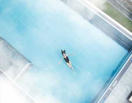 Drohnenbild vom Infinitypool von oben