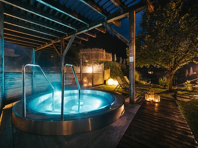 Whirlpool bei Nacht