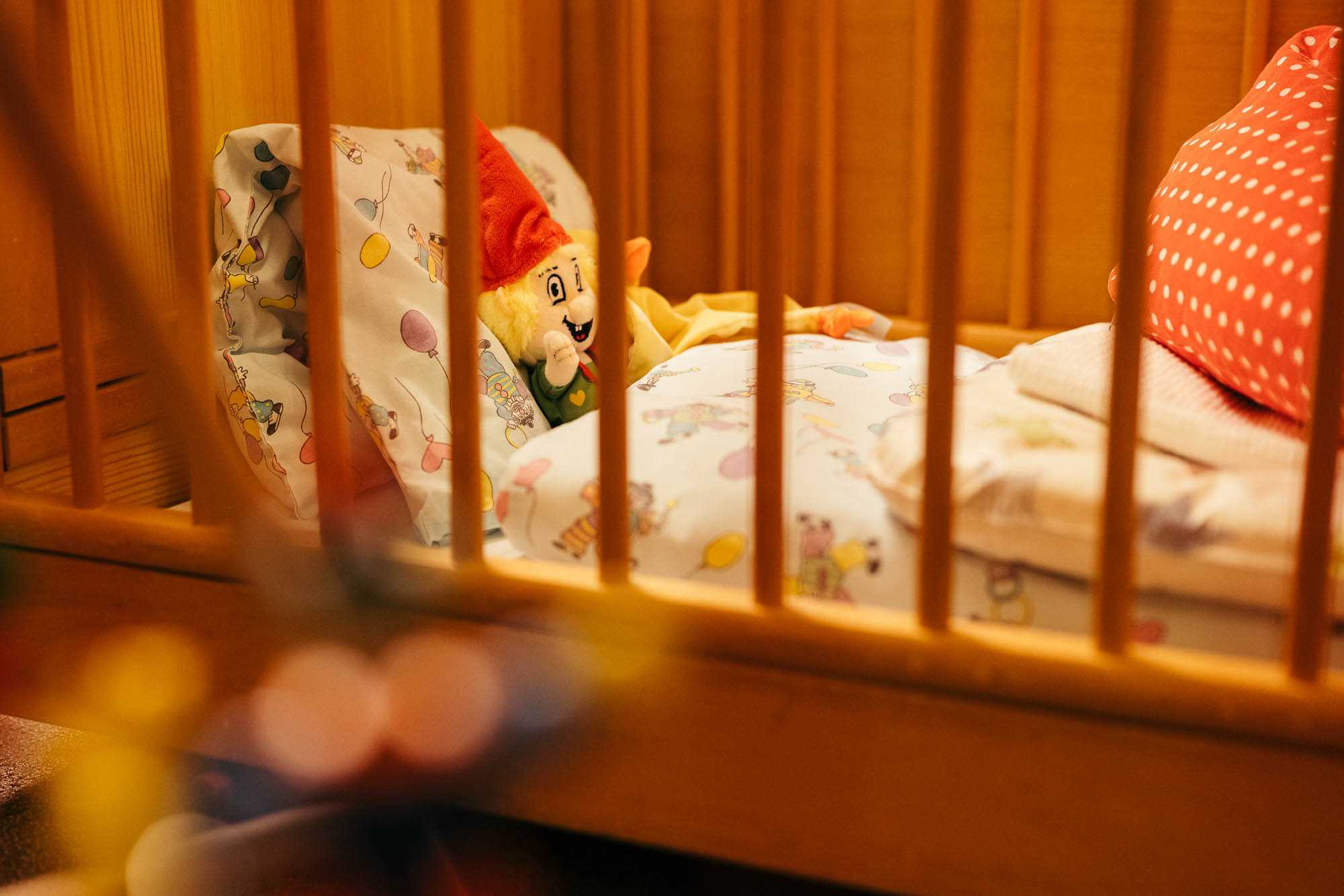 Gitterbett in der Babybetreuung