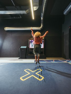 Mädchen auf dem ValoJump