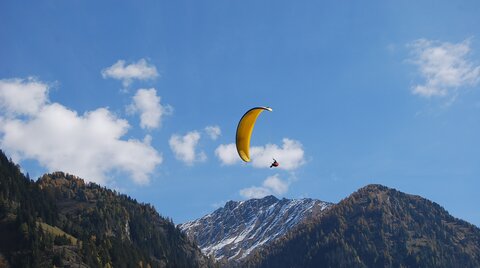 Gleitschirmfliegen beim Berg-Gesund Programm