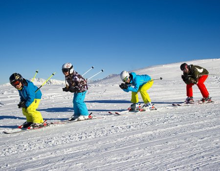 Skifahrer auf Piste