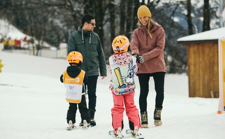 Kinder in der Skischule