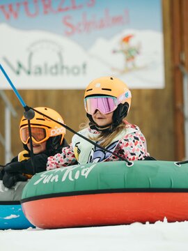 Kinder in der Skischule