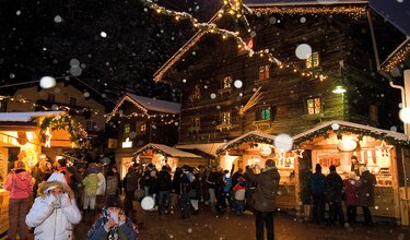 Am Adventmarkt